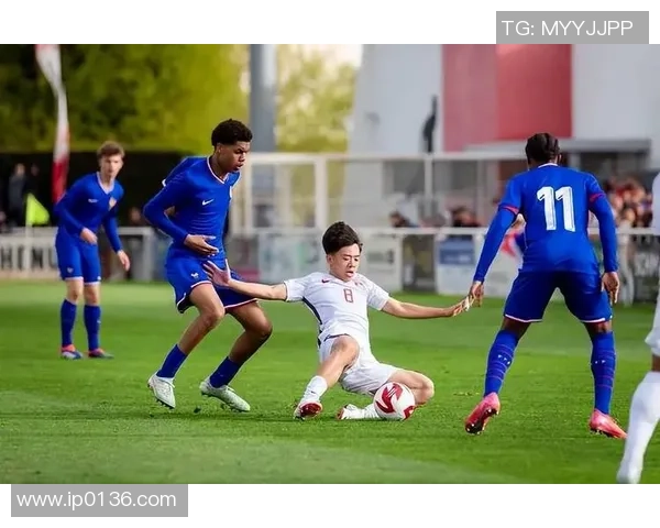 中国与韩国足球激战回顾董路解读精彩瞬间与战术分析 中国与韩国足球激战回顾董路解读精彩瞬间与战术分析