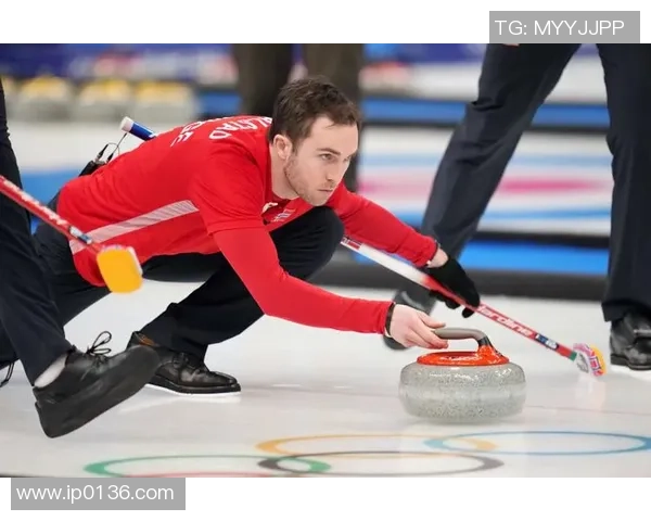 男子冰壶对决中国队迎战挪威队争夺世界冠军荣耀之战